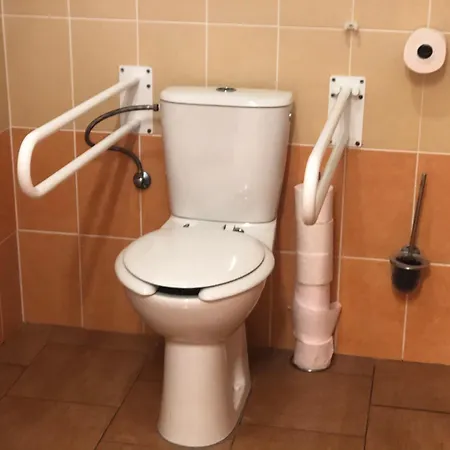 캠프장 Woodland De Regenboog 슬루노브