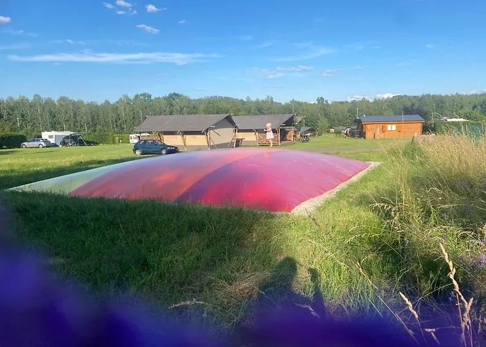 Woodland De Regenboog キャンプ場